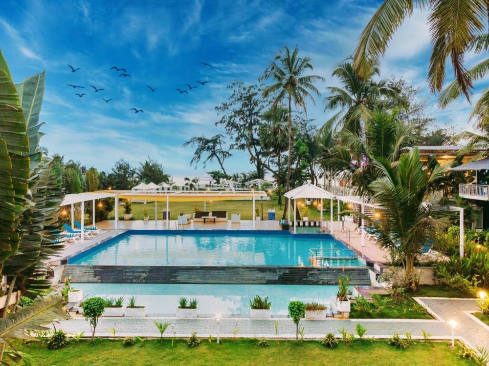 Foxoso La Beach Resort & Spa กัวเก่า ภายนอก รูปภาพ
