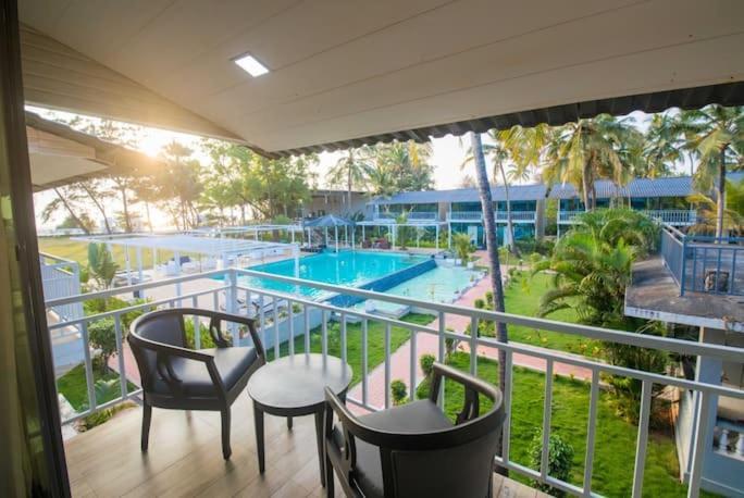 Foxoso La Beach Resort & Spa กัวเก่า ภายนอก รูปภาพ